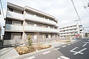 構造は準耐火・重量鉄骨造