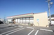 セブンイレブン野木富士見通り店まで徒歩4分（300ｍ）