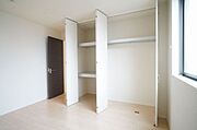 【東洋室】2種類のクローゼット付です。