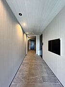 室内廊下で高級感ある建物に☆