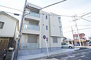 敷地内駐車場あり（月額8，800円＜税込＞・要空き確認）