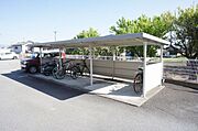 ☆敷地内に屋根付き駐輪場あります☆