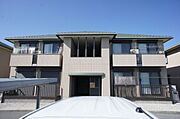 ☆南側外観☆内階段の為、全世帯角部屋となります♪