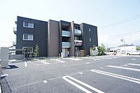 山梨県甲斐市中下条1077-1：物件画像／シャーメゾンショップ　株式会社オー・エム・シー