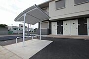 入居者専用の屋根付き駐輪場がございます