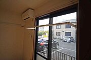 雨の日や花粉対策に便利な室内物干し