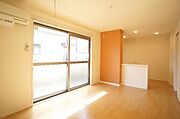 【ＬＤＫ】エアコン、ホスクリーン（室内物干し）が付いています。