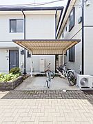 敷地内屋根付き駐輪場有り