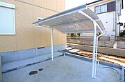 【積水ハウスのシャーメゾン】敷地内には屋根付き駐輪場もあります。