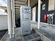 不在時の荷物受取に便利な宅配ボックス付き♪