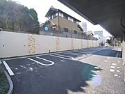 敷地内駐車場あり（別途契約、空要確認）