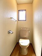 トイレです。まどがついていますので、換気に便利です♪