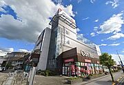 コムファーストショッピングセンターまで徒歩9分（650ｍ）【営業時間】10：00～19：30