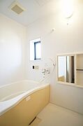 ☆換気窓のある浴室☆追い焚き機能付給湯です☆