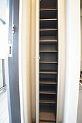【シューズ】スペースを上手く使った縦型収納のトールタイプシューズＢＯＸです。☆