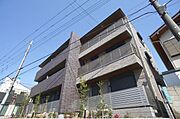 重量鉄骨3階建の堂々とした外観。高遮音床システム「シャイド55」採用☆
