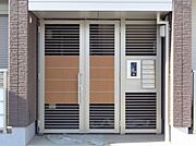 エントランスはオートロック付です