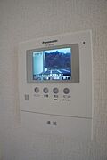 【ＴＶドアホン】来訪者を声と映像で確認できて女性にも安心を与えるカラーモニター付ドアホン♪録画機能付きで不在時の来訪者も確認できます♪