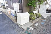 敷地内ゴミ置き場はＢＯＸタイプ！カラスや野良ネコの悪戯を防止します。