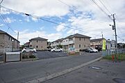 駐車場は各世帯2台付きです☆