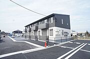 駐車場は各世帯2台付きです☆