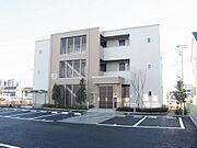 【積水ハウスのシャーメゾン】インターネット無料（Ｗｉ－Ｆｉ付き）☆敷地内防犯カメラ設置☆駐車場各戸1台付き☆宅配ボックス設置☆