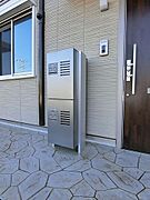 【宅配ＢＯＸ】人気設備のひとつである宅配ＢＯＸもございます。