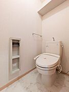 温水洗浄暖房便座のトイレです♪