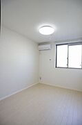 北側洋室にはエアコンと照明器具も付いていますので、初期費用もコストダウンになります♪