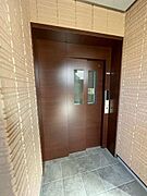 エレベーター付きで荷物の搬入や移動も楽です。