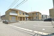 駐車場1台3，300円（税込）／月でご契約可能♪2台目もご相談ください！！