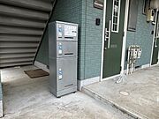 不在時の荷物受取に便利な宅配ボックス付き♪