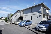 ■外観■　積水ハウス施工のシャーメゾン！！駐車場各世帯1台付（無料）