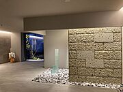 ■共用部■　すべての居住空間を建物内部に内包する「ホテルライク」。雨風の影響を受けることのない空間です。