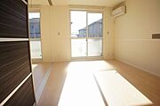 【ＬＤＫ】キッチン側から見たリビング＆ダイニング♪奥行きがあるので、メリハリのある空間の使い分けができます♪