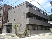 積水ハウス施工、重量鉄骨造の3階建賃貸マンションです。