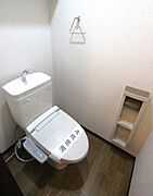 洗浄機能付き便座でございます。