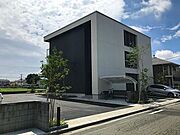 重量鉄骨3階建てシャーメゾン！オートロック付き、インターネット無料、エレベーター付きです◎