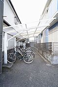 敷地内にご入居者様専用の屋根付き駐輪場もございます！！