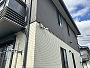 敷地内への出入を映す、防犯カメラが設置されているので、車上荒らし等の抑止、万が一の証拠確保で、安心な住環境をご提供♪