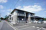 1棟4戸の積水ハウス施工シャーメゾン。南側が駐車場の為、日当たり良好♪