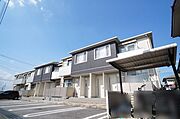 全12戸の2Ｆ建て積水ハウス施工『シャーメゾン』です♪