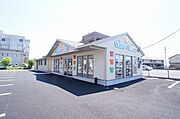 コインランドリー：ランドリーカラフルまで徒歩7分（560ｍ）【営業時間】5：00～24：00