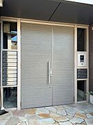 ■共用玄関オートロック仕様のため、安心・安全なシャーメゾンライフをご提供します♪
