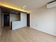 ■ＬＤＫ■　リビングに向けた間接照明が空間を演出します。開放的なキッチンの為お料理しながら部屋全体をご確認いただけます。