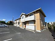 全面が駐車場なので陽当たり良好です。