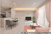 【ＬＤＫ】南向きのリビングです。窓は高断熱ペアガラス、サッシは屋内側が樹脂製で断熱性の高い仕様になっています。