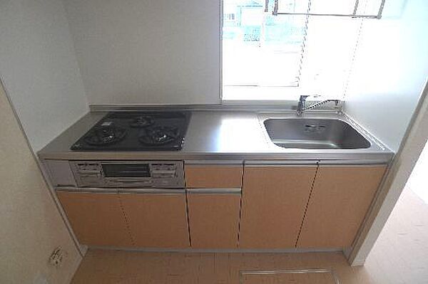 室内：※室内写真は他の部屋のものになります。