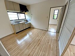 パークアベニューウエスト　Ｆ 102 1階3DKの室内