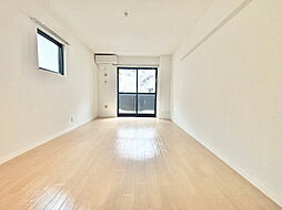 Ｅｉｂｒｉｇｈｔ 0105 1階1Kのリビング/ダイニング